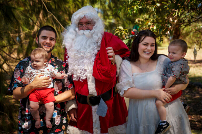 🎄 Capture the Magic of Christmas with Gosford Photography! 🎅✨